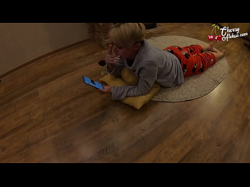 ❤️ クレイジーブロンドは、巨大なディックを吸うとその上にバウンス - アナルセックス ️ ポルノビデオ ❌️❤